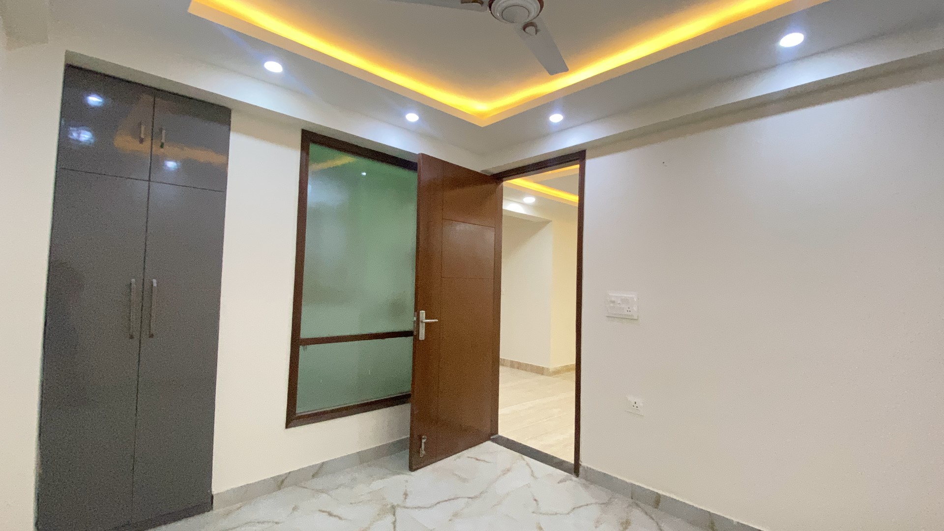 1 bhk flat in chattarpur enclave phase 2